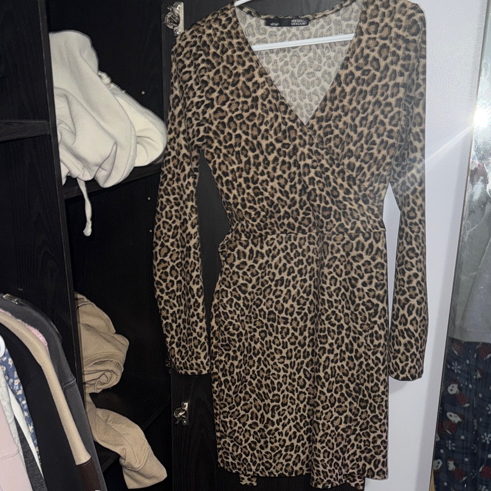 #35 Rebel sugar Leopard Long Sleeve Dress ptp 18” L 30”
